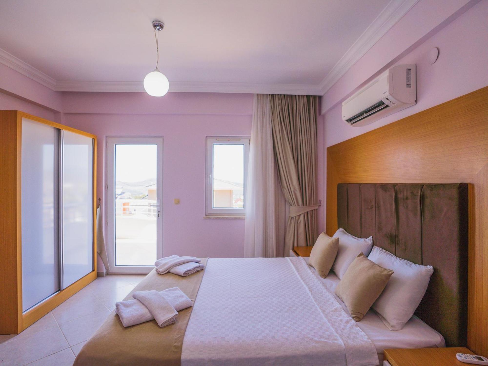Villa Ovacikta 3+1 Oezel Havuzlu Royal 15 Fethiye