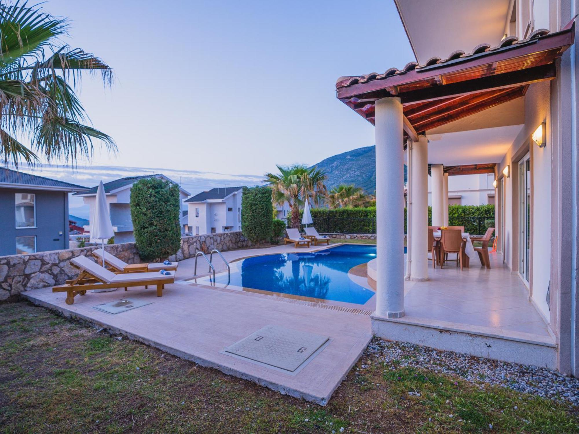 Villa Ovacikta 3+1 Oezel Havuzlu Royal 15 Fethiye
