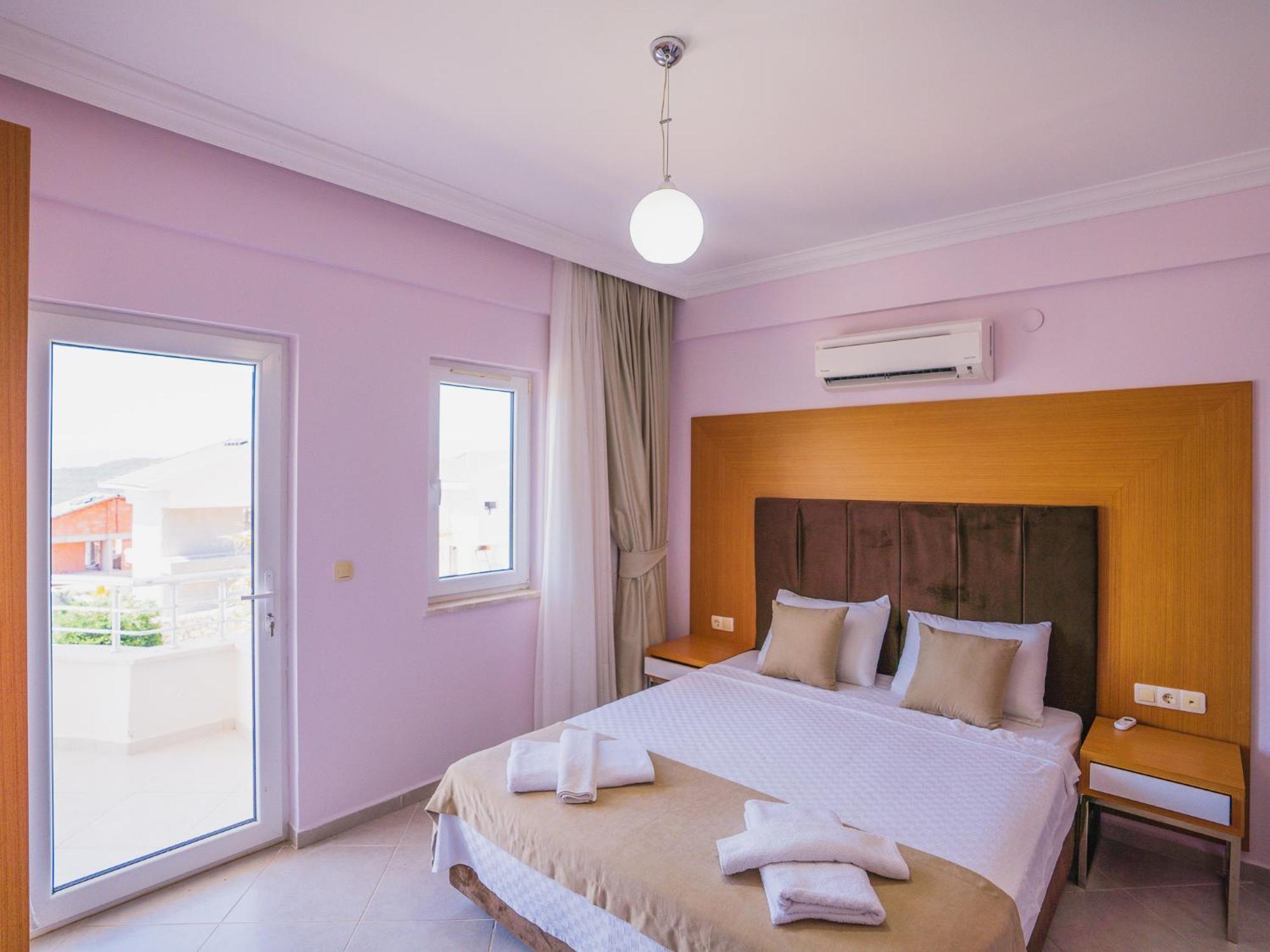 Villa Ovacikta 3+1 Oezel Havuzlu Royal 15 Fethiye