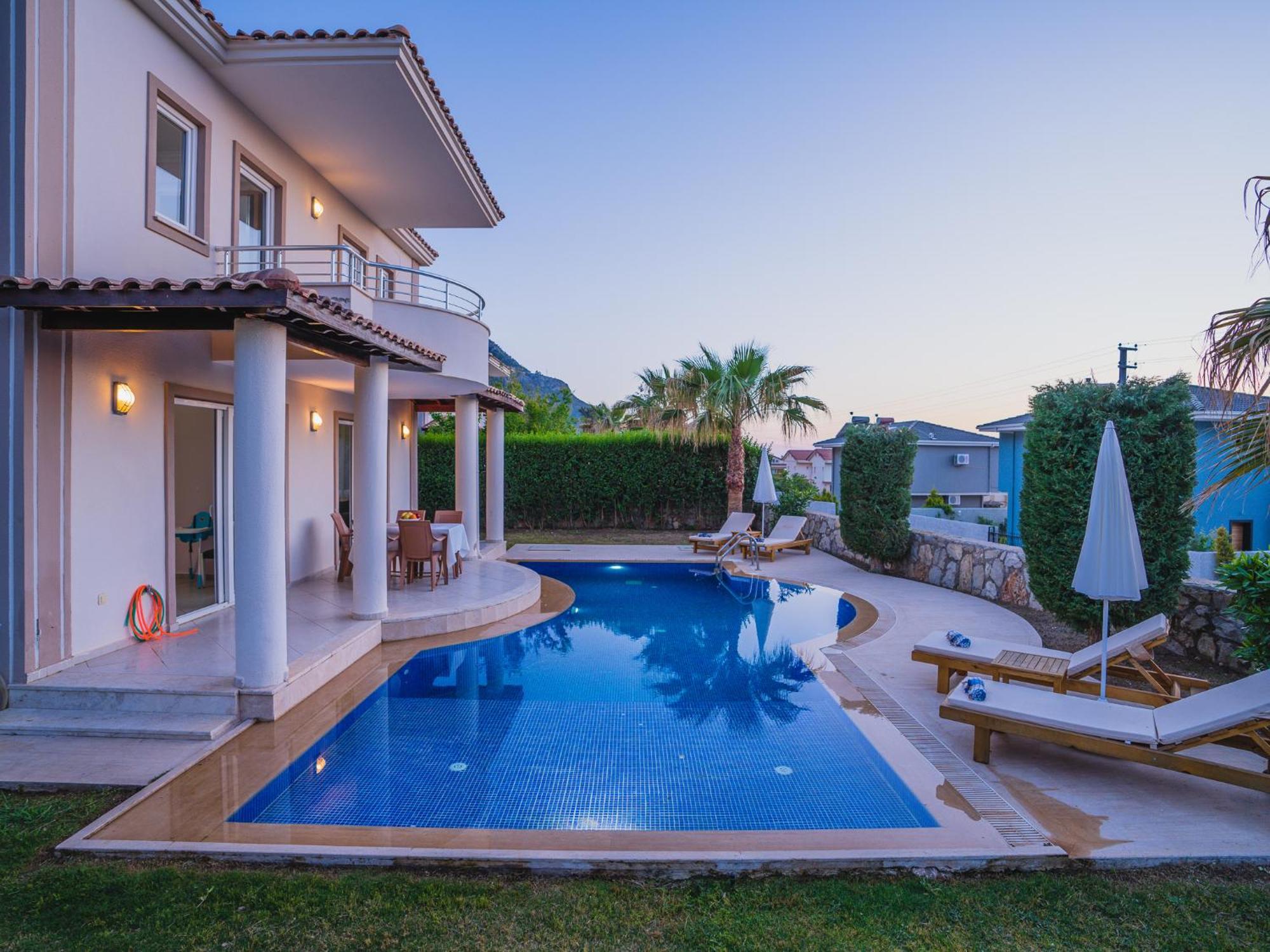 Ovacikta 3+1 Oezel Havuzlu Royal 15 Villa *