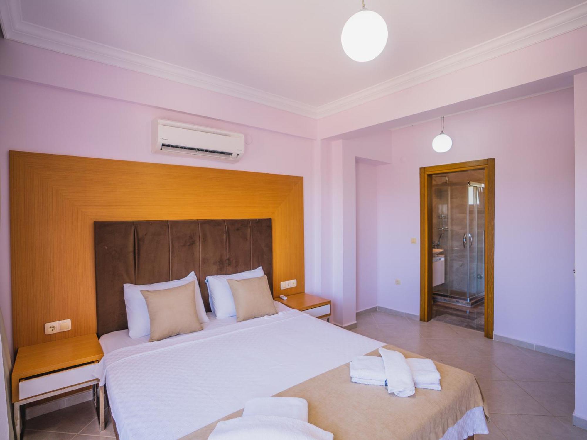 Ovacikta 3+1 Oezel Havuzlu Royal 15 Villa *
