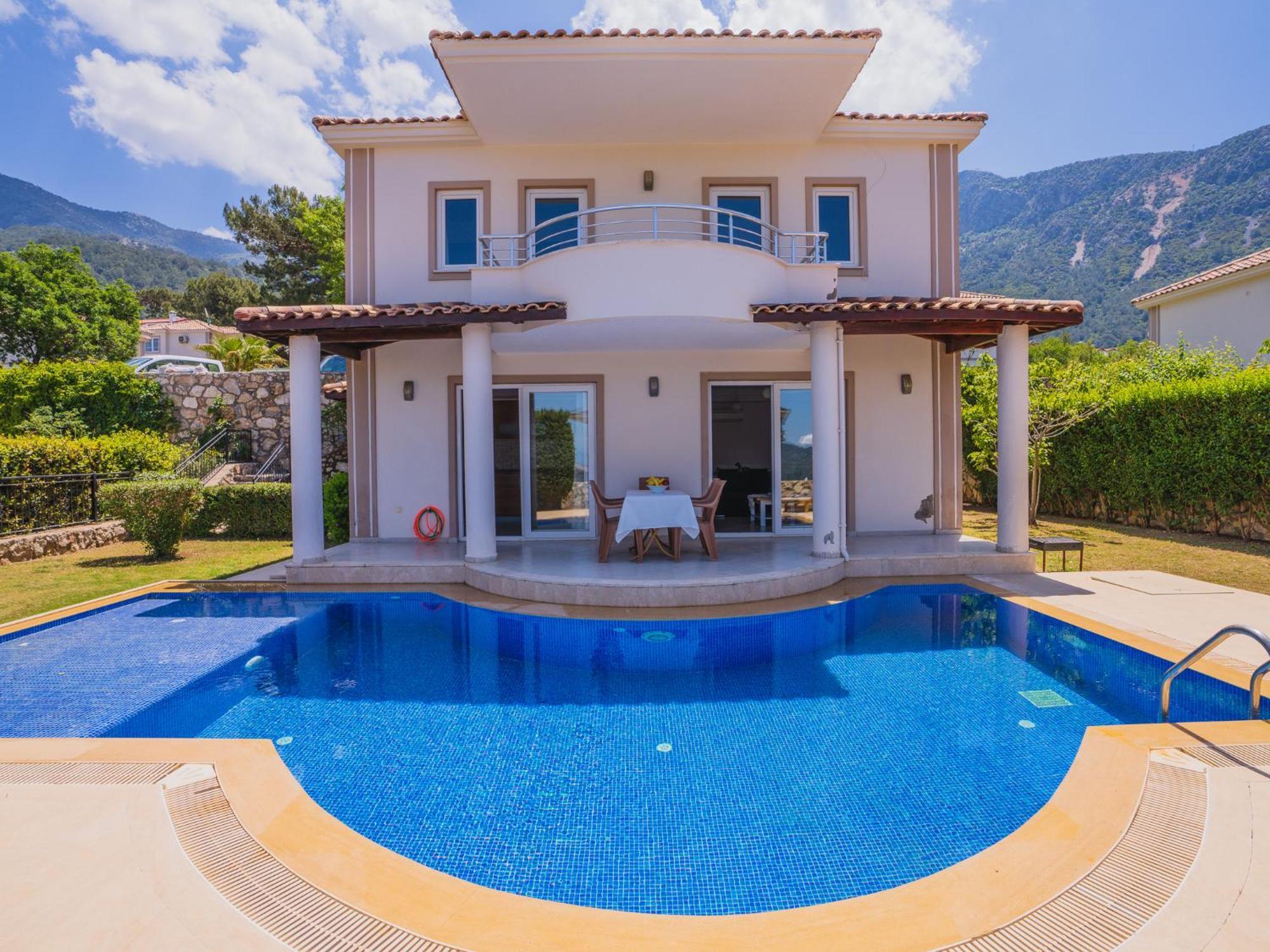 Ovacikta 3+1 Oezel Havuzlu Royal 15 * Fethiye