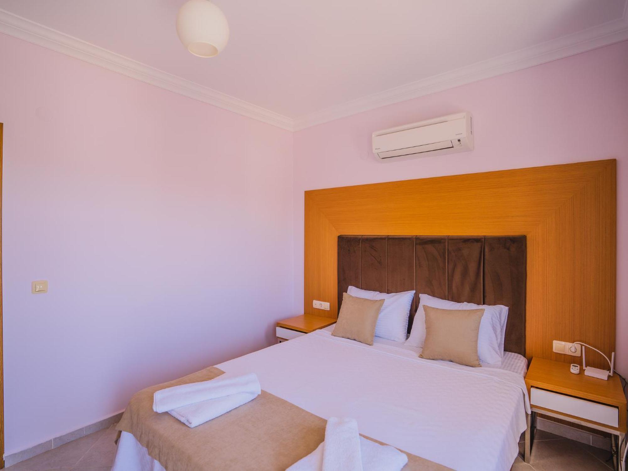 Ovacikta 3+1 Oezel Havuzlu Royal 15 Fethiye