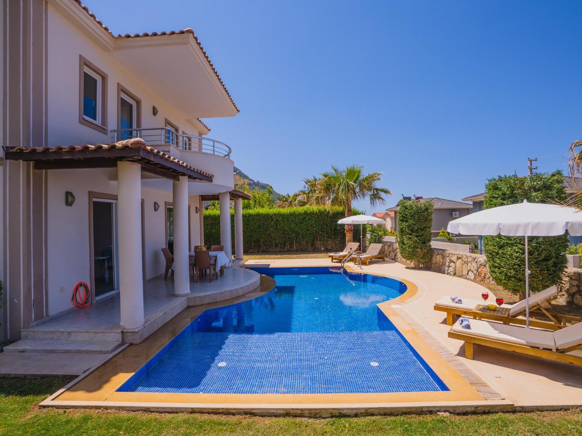 Villa Ovacikta 3+1 Oezel Havuzlu Royal 15 Fethiye